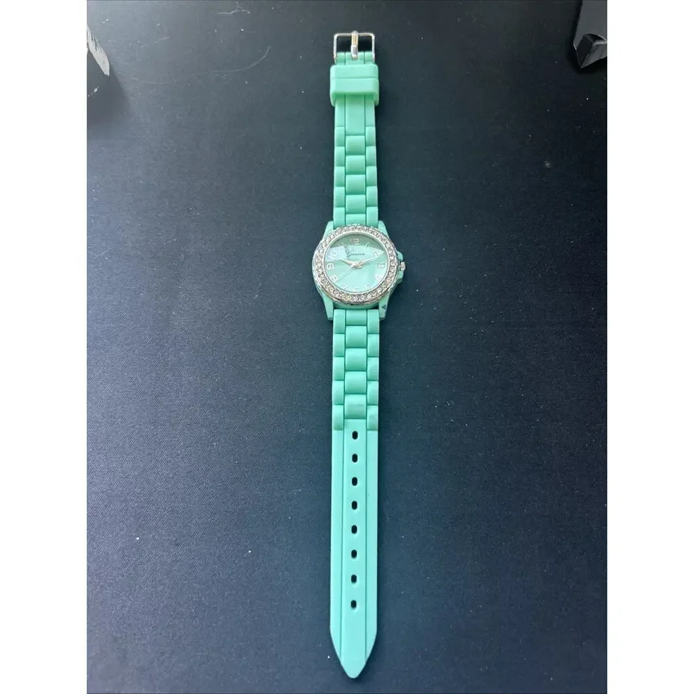 Geneva seafoam green